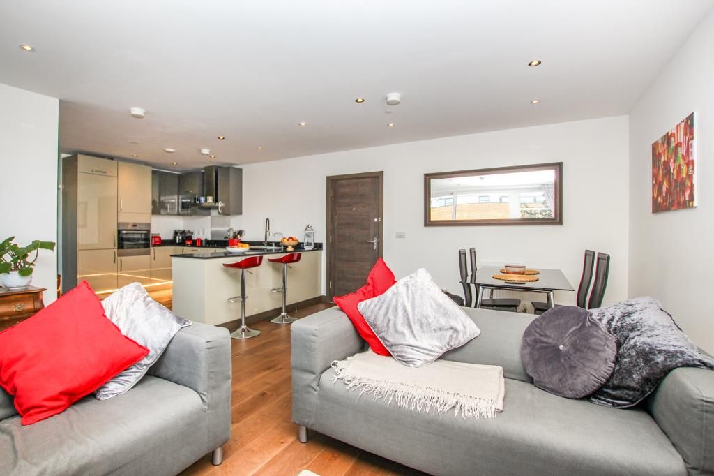 Additional image 5 of 3 bed flat for saleStunning Rivervside Apartment - Fletton Quays, Peterborough PE2