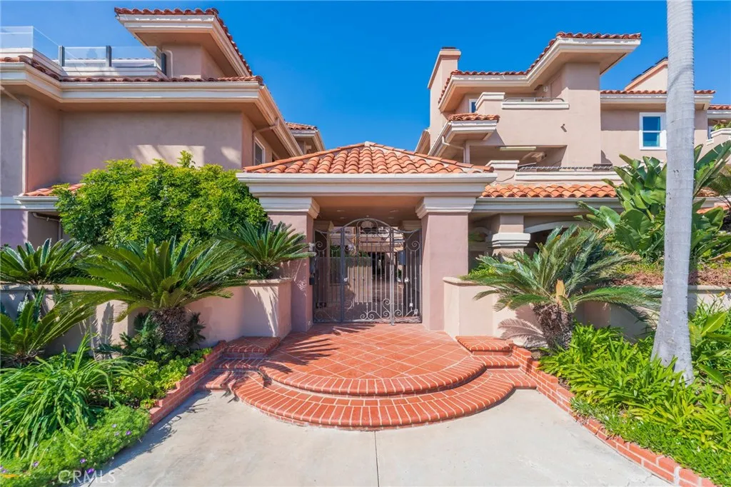 Additional image 2 of 1900 Pacific Coast Hwy Unit 16, Huntington Beach, CA 92648