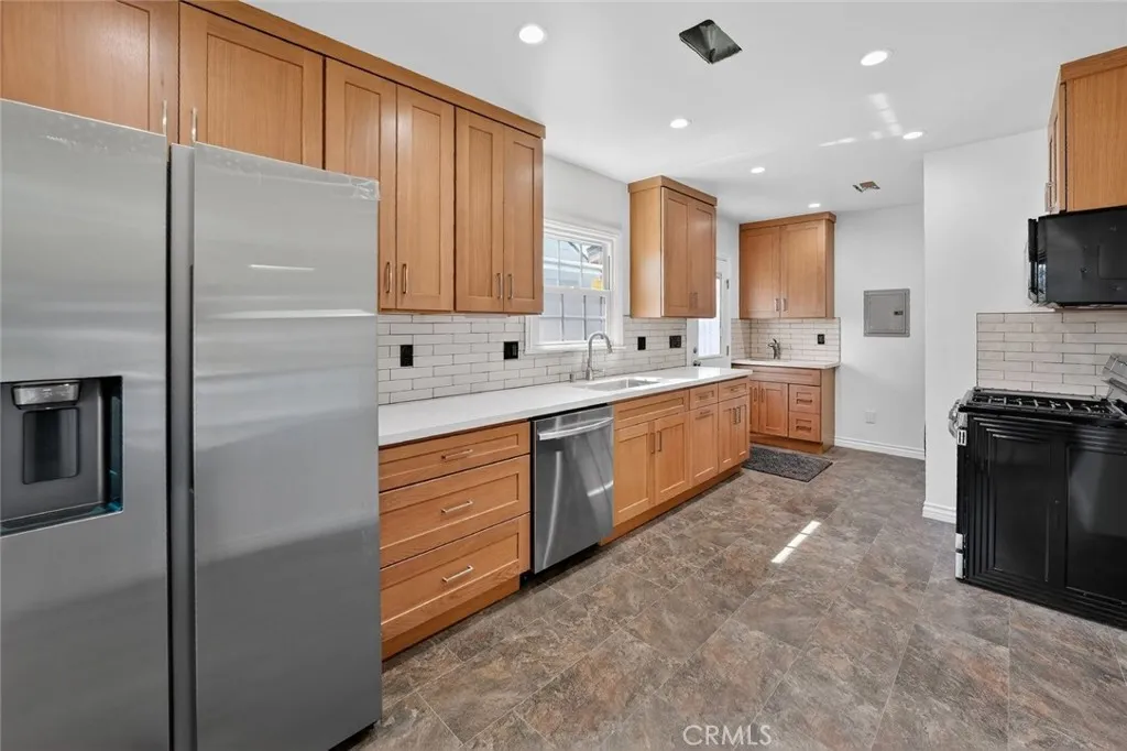 Additional image 37 of 1641 N Catalina St, Burbank, CA 91505