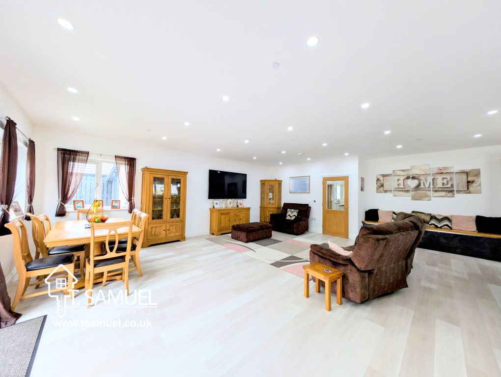Additional image 11 of 5 bed detached house for saleGolwg Y Mynydd, Llanwonno Road, Mountain Ash CF45
