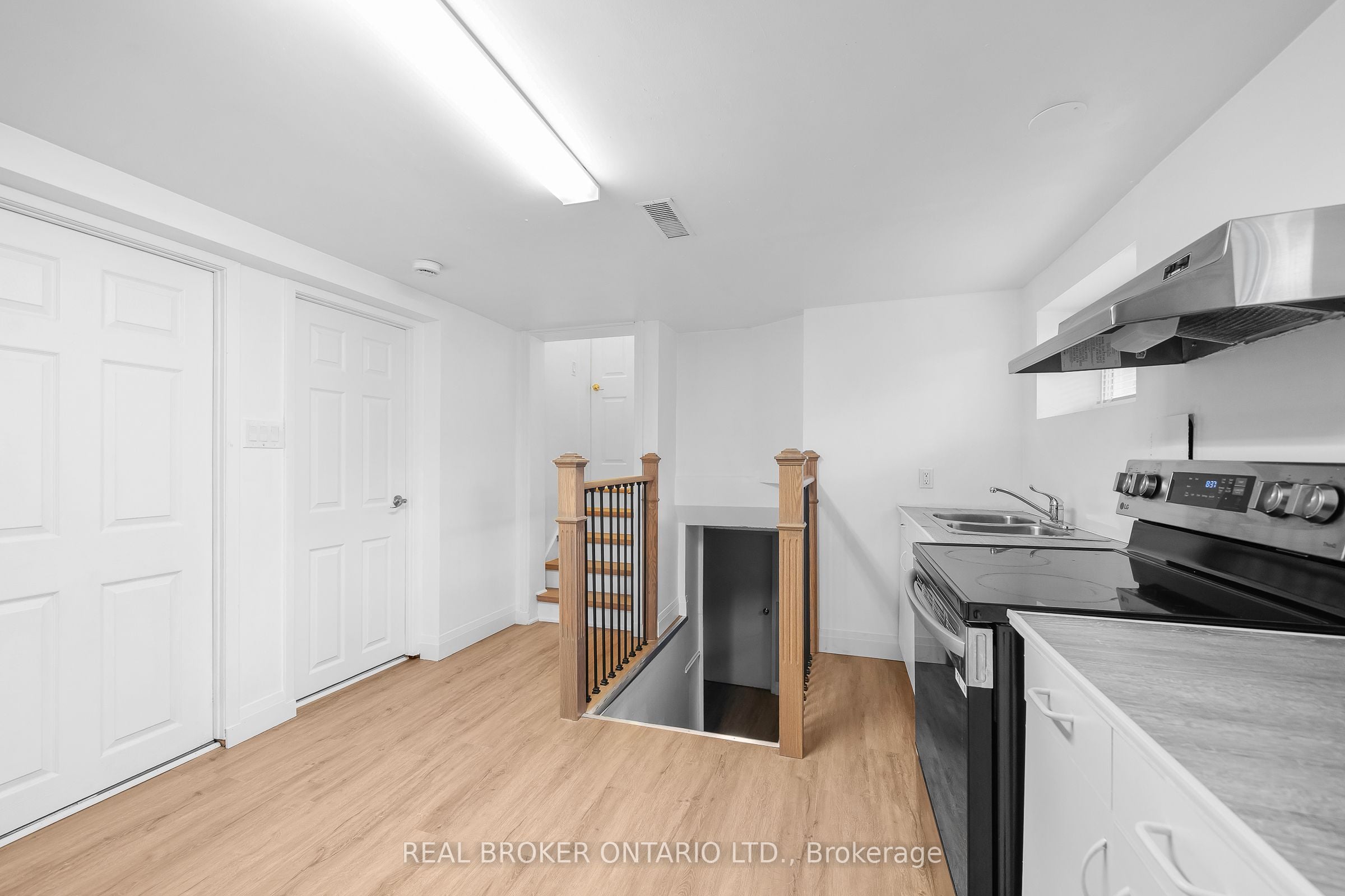 Additional image 3 of BSMT-2518 Harman Court, Mississauga, ON, L5J 1T8