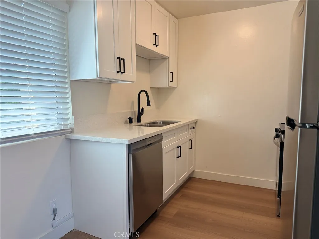 Additional image 5 of 18657 Collins Street Unit 19, Tarzana, CA 91356