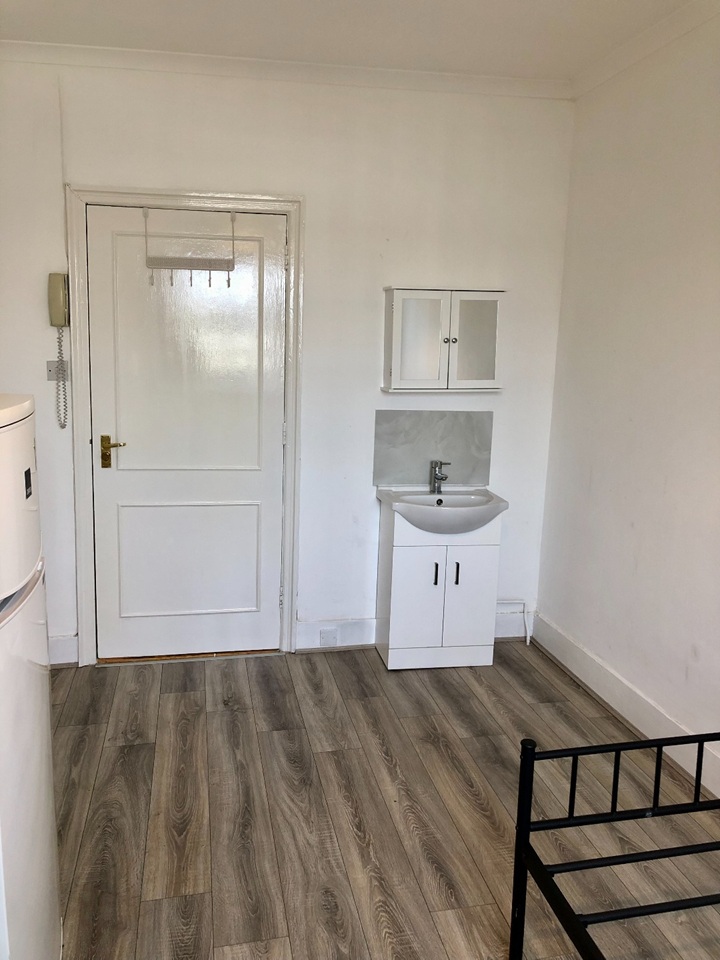 Additional image 5 of Room in a Shared House, Lancaster Gate, W2, N1 7GU