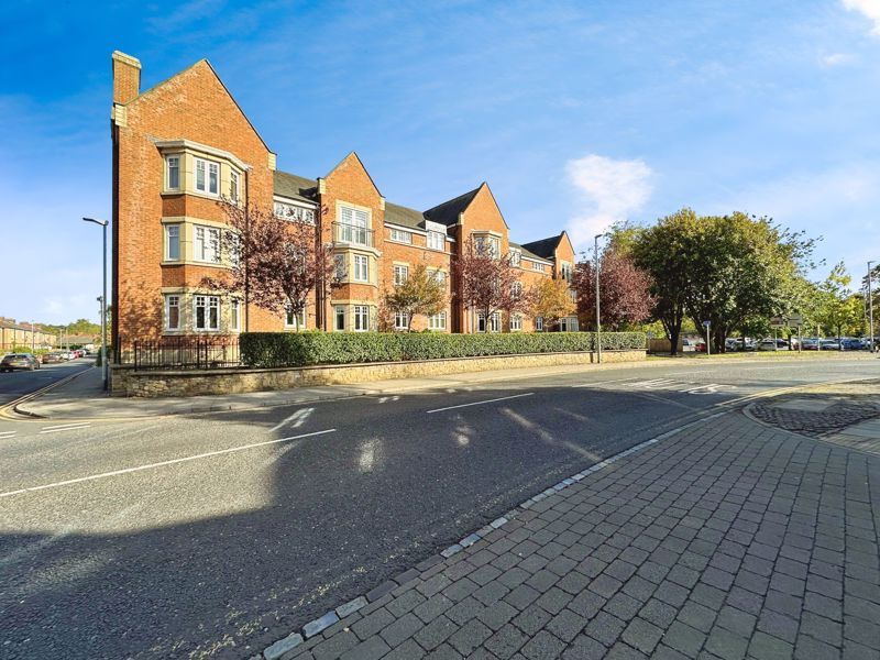 2 bed flat for saleMill Race Court, Morpeth NE61