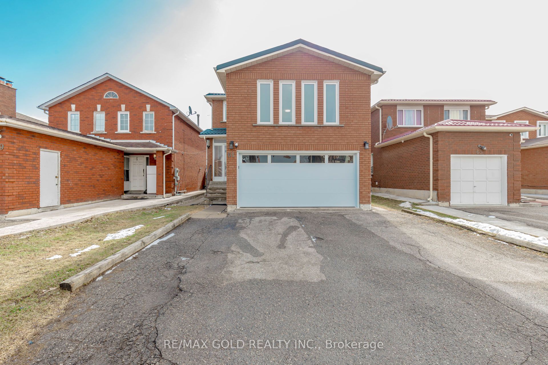 61 Kingknoll Drive, Brampton, ON, L6Y 3G6
