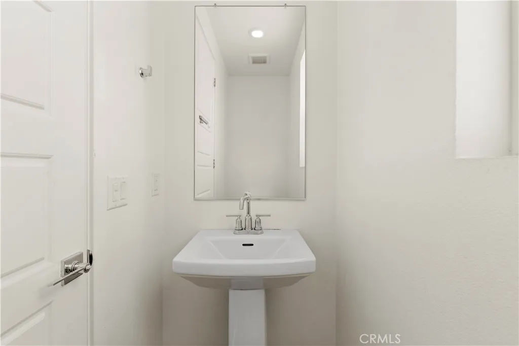 Additional image 35 of 1544 W Plaza Del Amo, Torrance, CA 90501