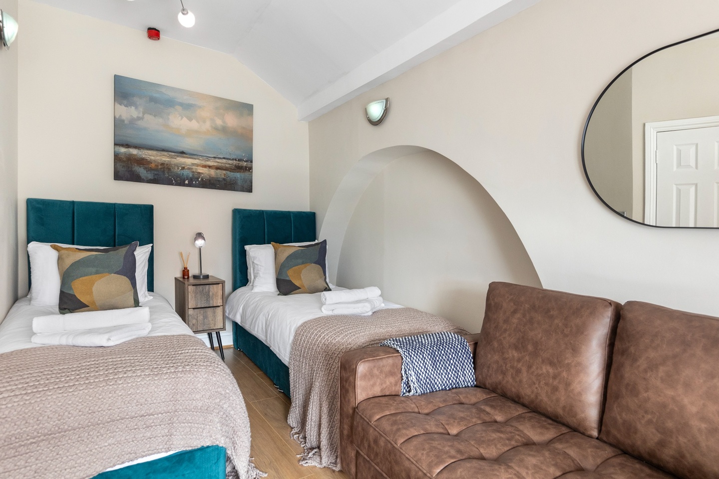 Additional image 9 of 2 Bed Flat, Charterhouse Bldgs, EC1M, N1 7GU