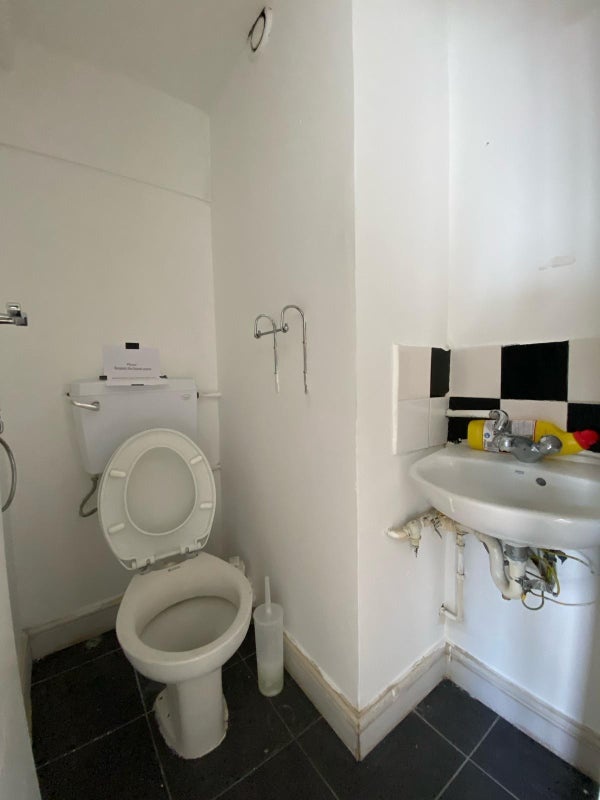 Additional image 7 of Room in a Shared House, Strasburg Rd, SW11, N1 7GU