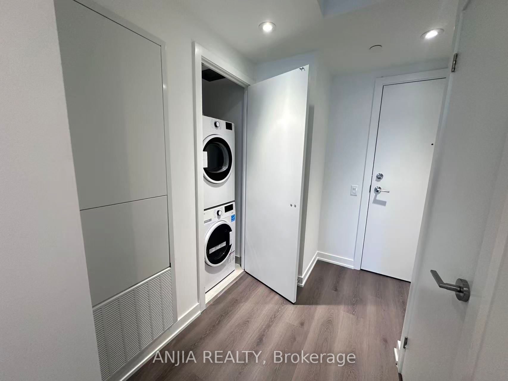 Additional image 6 of 4008-8 Wellesley Street W, Toronto, ON, M4Y 1E7