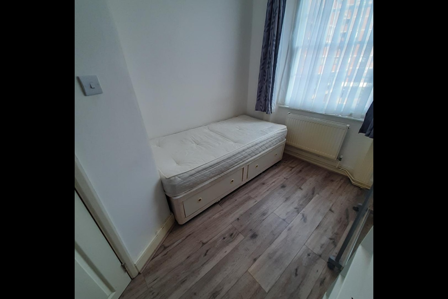 Additional image 3 of Studio Flat, Tachbrook Street, SW1V, N1 7GU