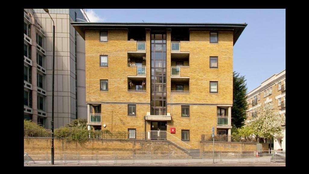 Additional image 5 of 1 Bed Flat, East Smithfield, E1W, N1 7GU