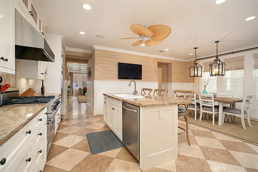 Additional image 64 of 208 E Balboa Boulevard, Newport Beach, CA 92661