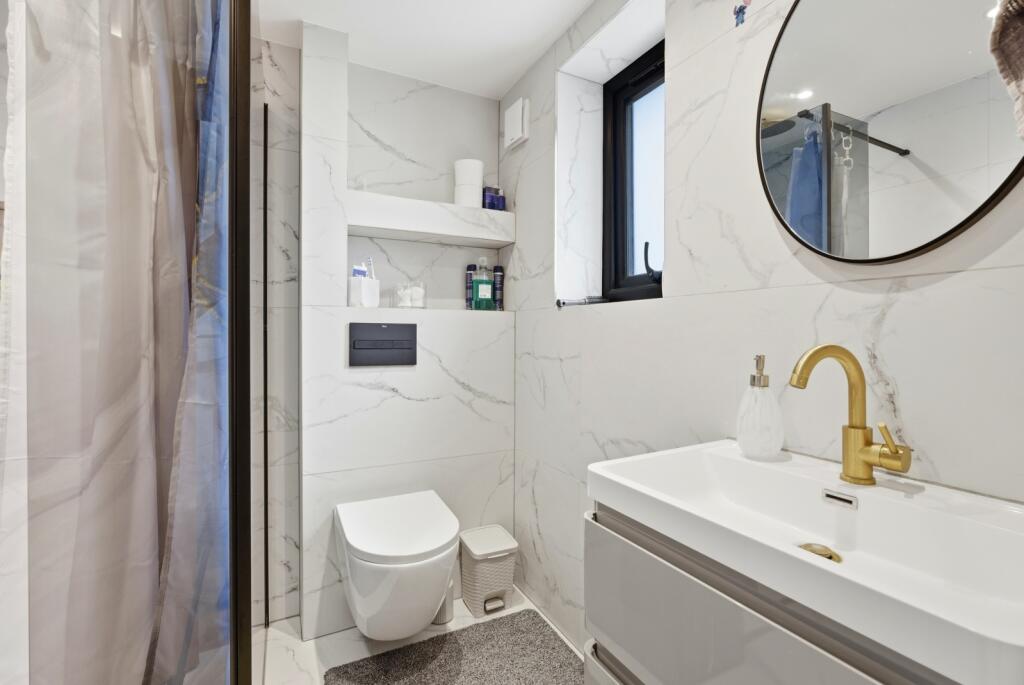 Additional image 12 of Meadway, Colney Heath, St. Albans, Hertfordshire, AL4