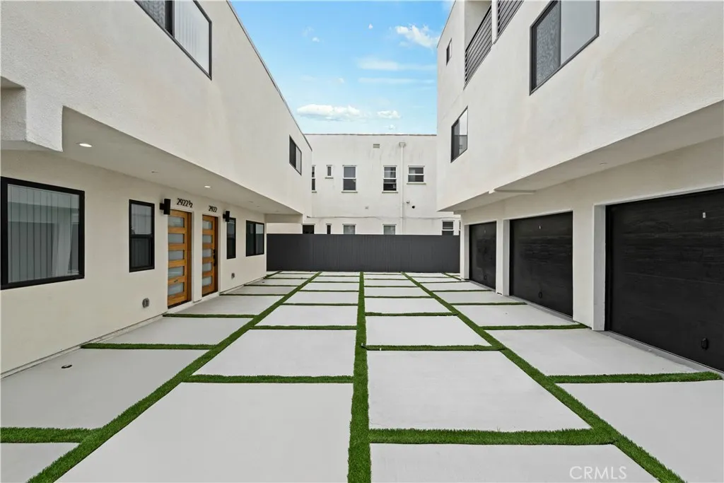 Additional image 6 of 2922 12th Avenue, Los Angeles, CA 90018