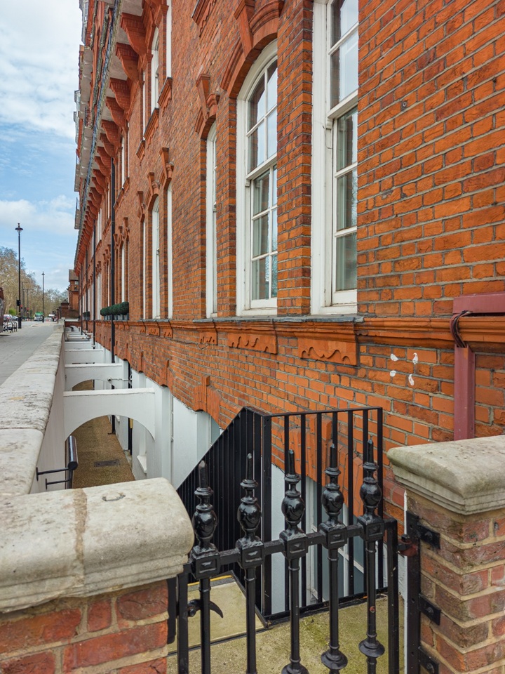 Additional image 20 of 1 Bed Flat, Kensington Gore, SW7, N1 7GU