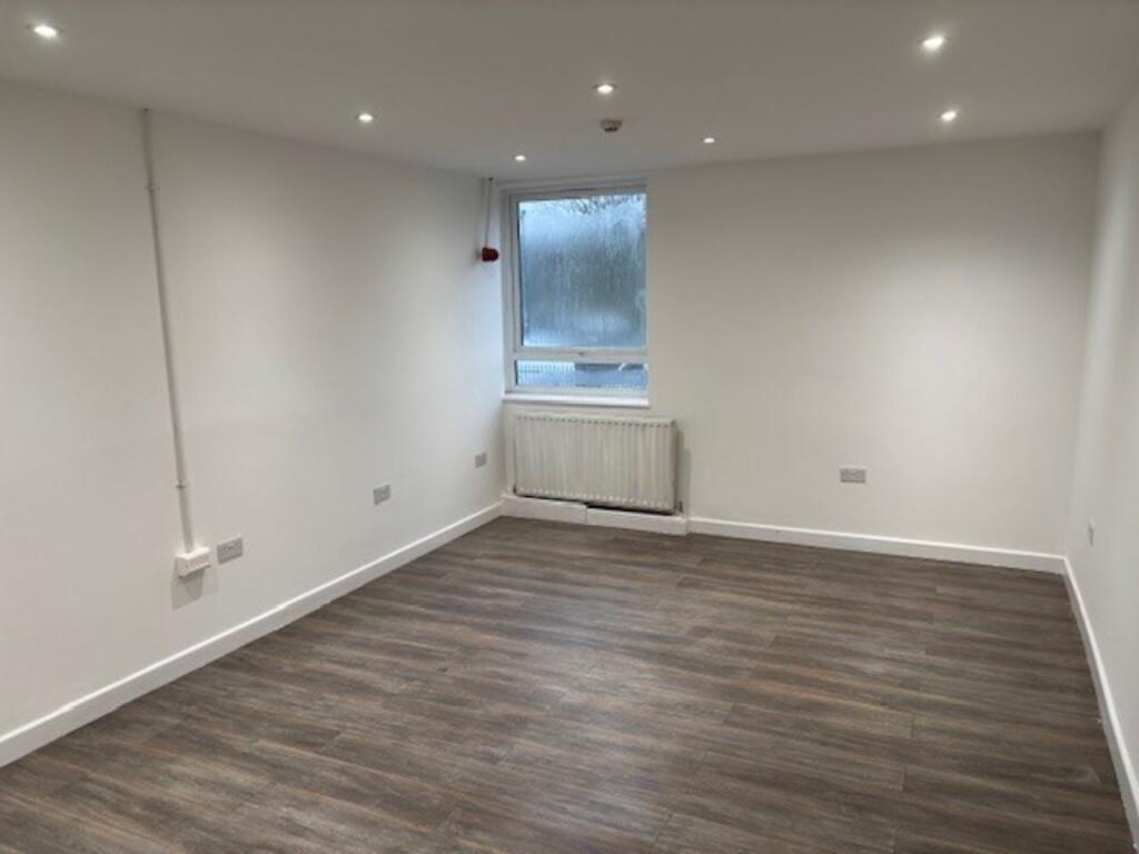 房产图片 9 - 单位25，Travellers Lane，哈特菲尔德，AL9 7HF