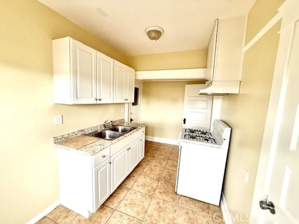 Additional image 11 of 1239 W 3rd St, Santa Ana, CA 92703