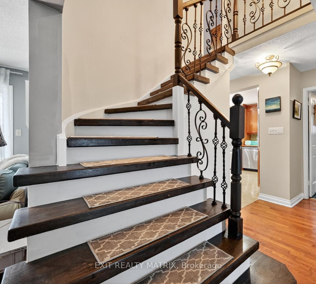 Additional image 4 of 19 Mclennan Way, Ottawa, ON, K2L 2N1