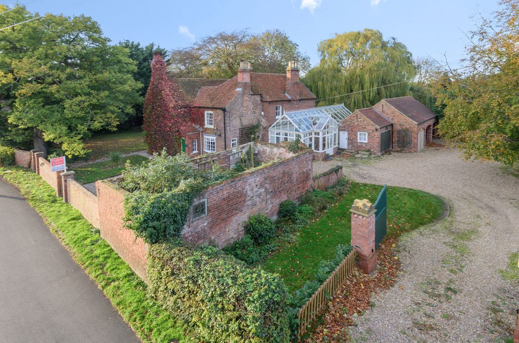 4 bed detached house for saleHowe Lane, Goxhill, Barrow-Upon-Humber, North Lincolnshire DN19