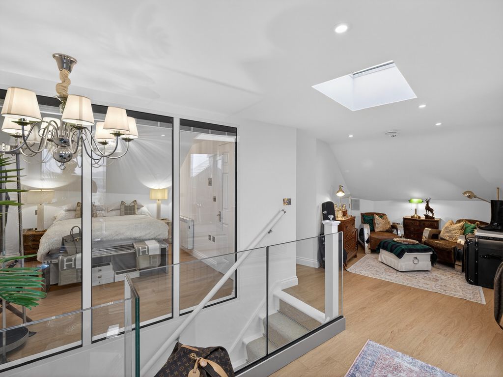 Additional image 18 of 3 bed flat for saleFriday Street Henley-On-Thames, Oxfordshire RG9