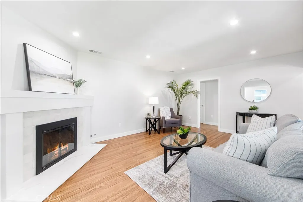 Additional image 9 of 406 Eton Dr, Burbank, CA 91504