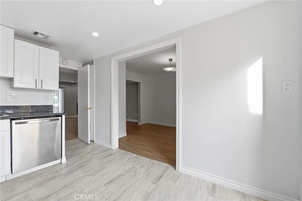 Additional image 42 of 8633 Balboa Blvd Unit 20, Northridge, CA 91325