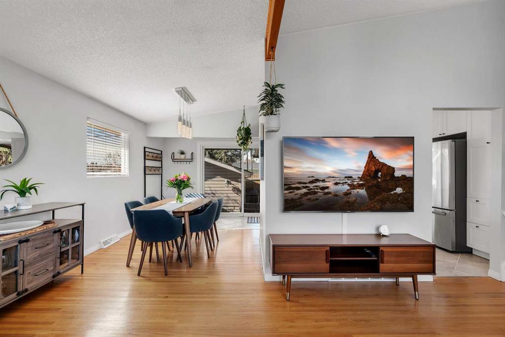 Additional image 6 of 9939 Maplecreek Drive SE, Calgary, AB, T2J 1T4