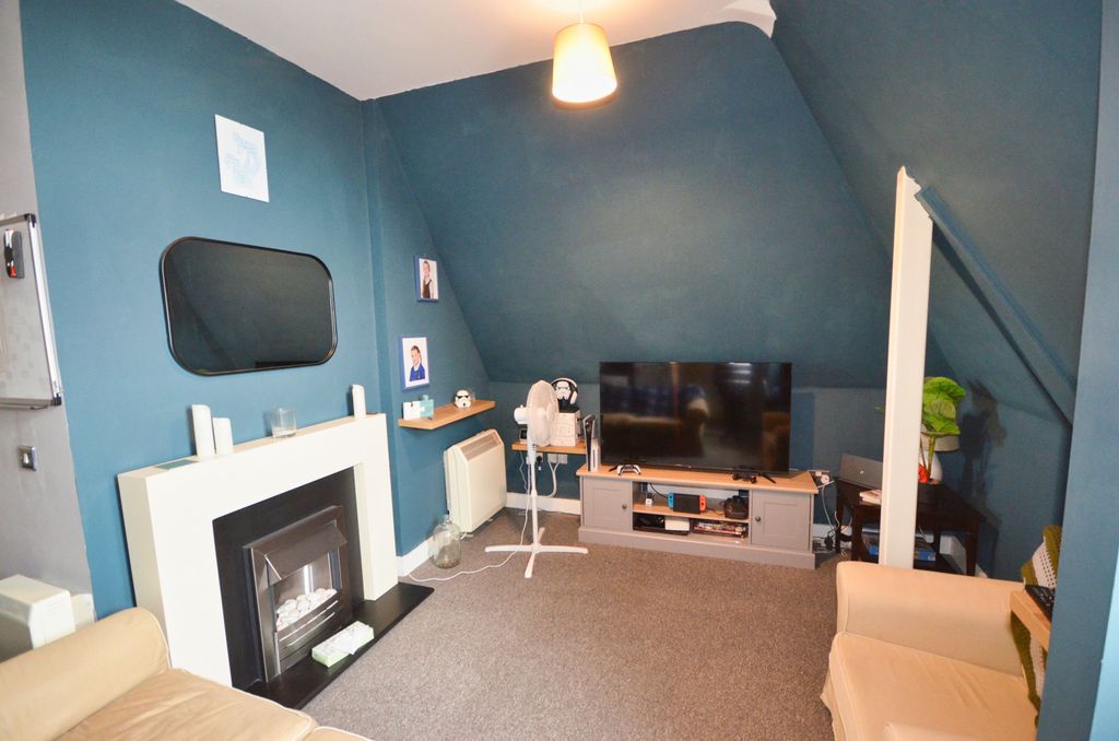 2 bed flat for saleCobden Street, Kettering NN16 photo 3