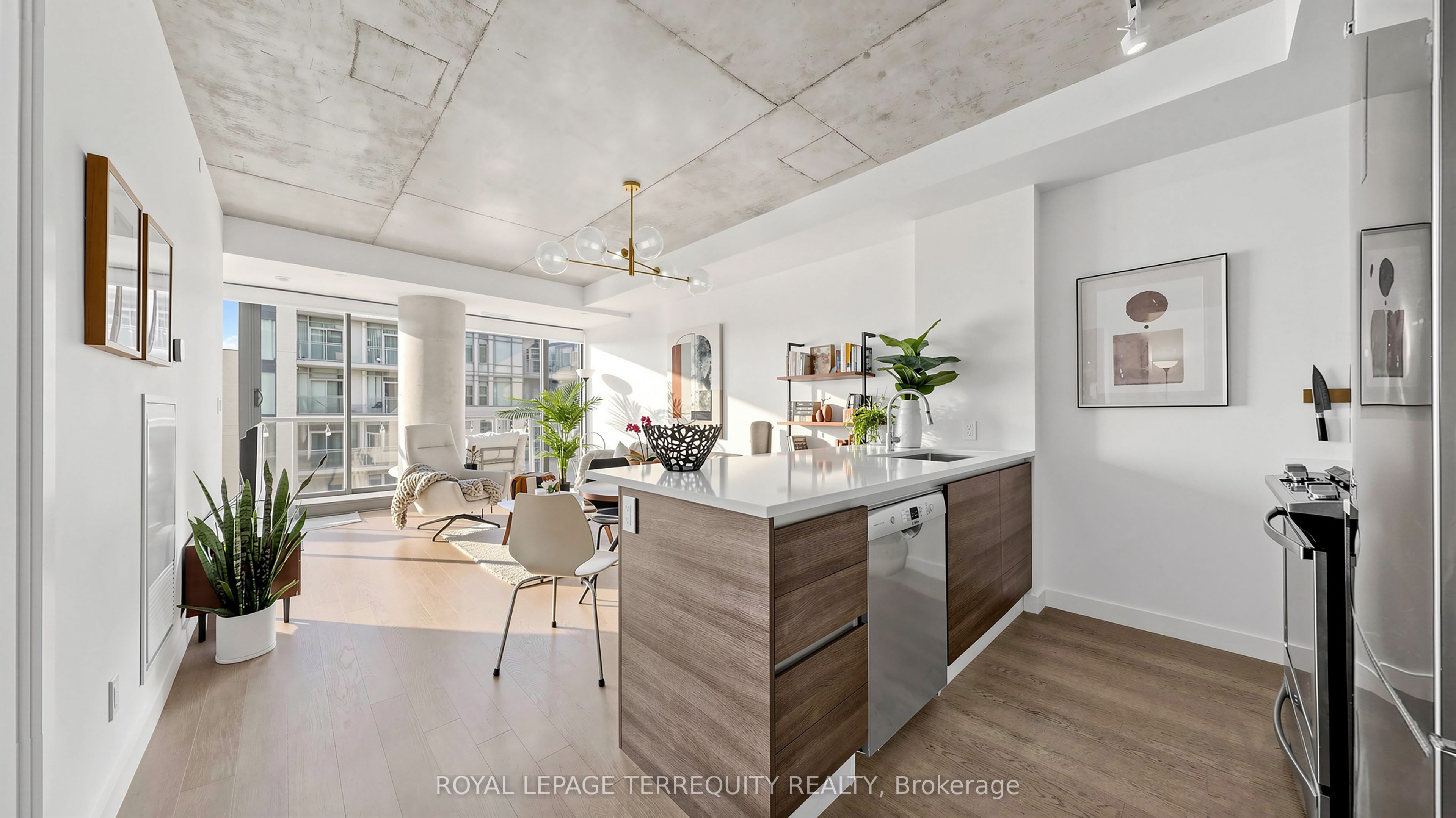 Additional image 4 of 1313-111 Bathurst Street, Toronto, ON, M5V 0M9