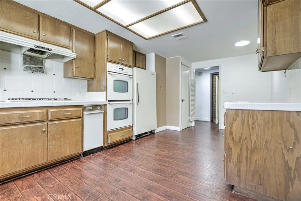 Additional image 24 of 17522 Sherman Way Unit 202, Van Nuys, CA 91406