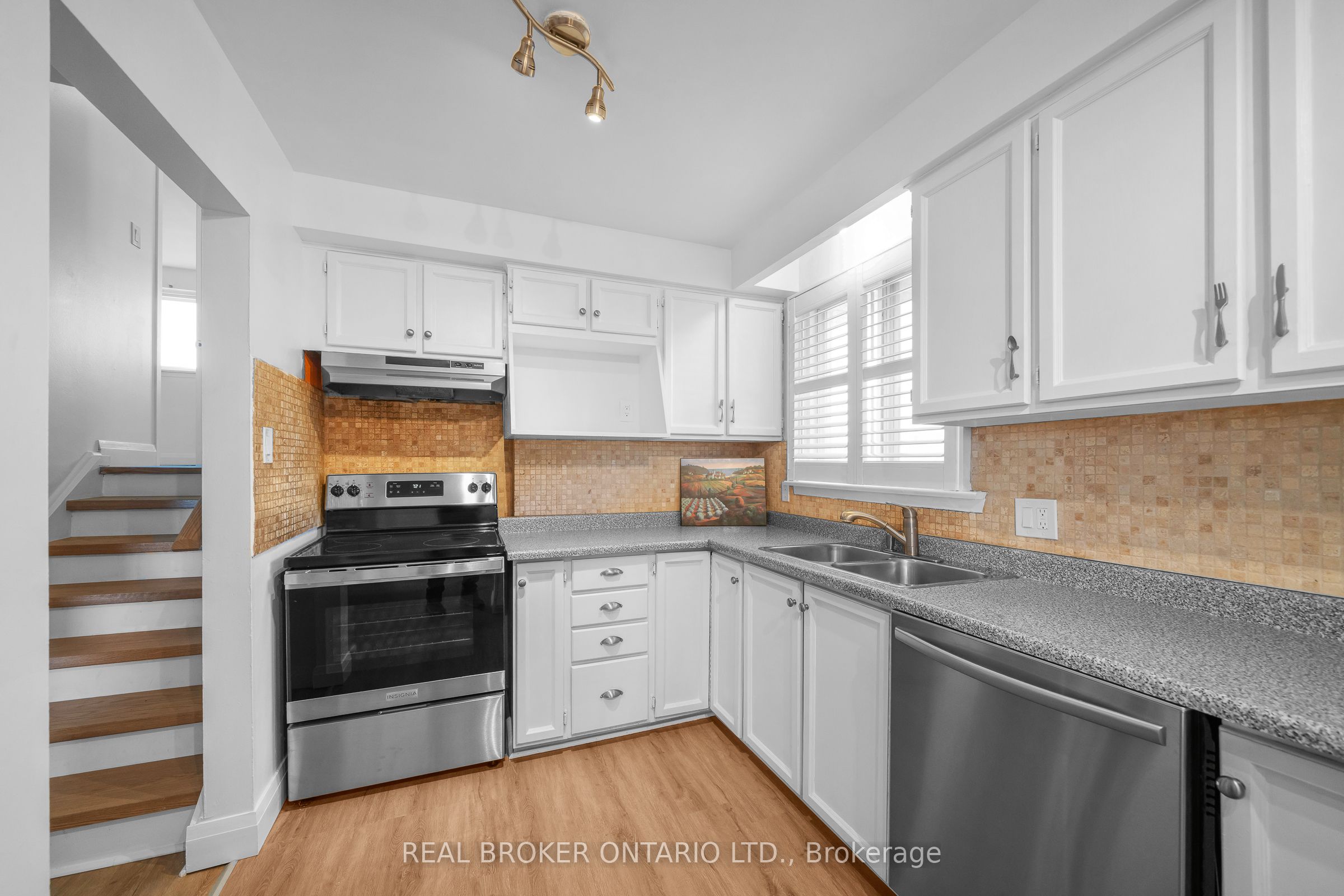 Additional image 5 of MAIN-2518 Harman Court, Mississauga, ON, L5J 1T8