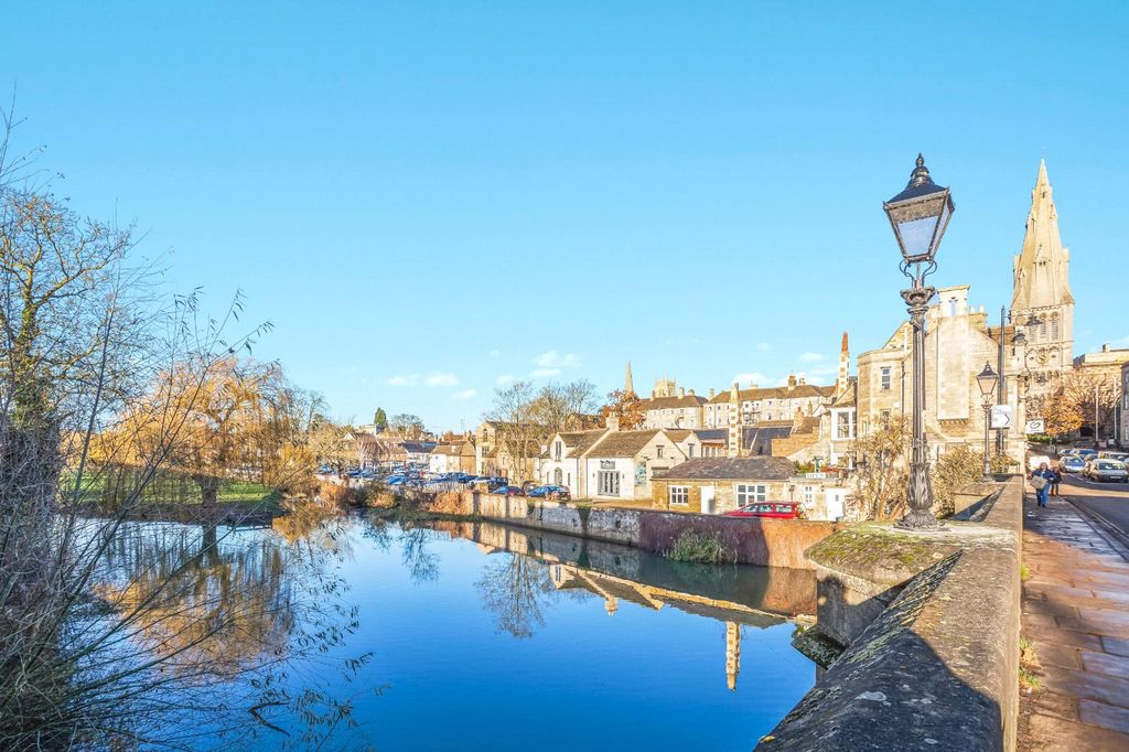Additional image 8 of 1 bed flat for saleApartment 2, Lansbury House, 3 St. Marys Place, Stamford, Lincolnshire PE9