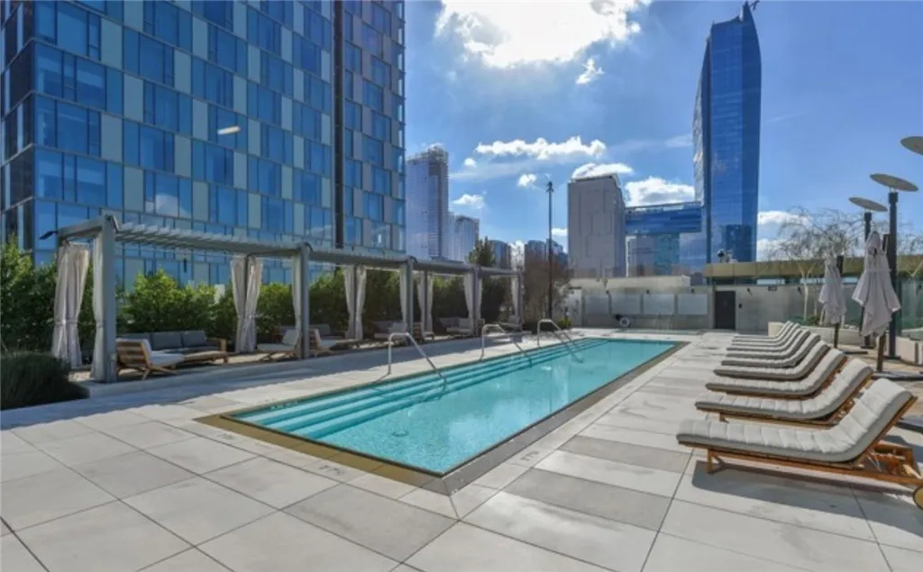 889 Francisco Street Unit 1703, Los Angeles, CA 90017