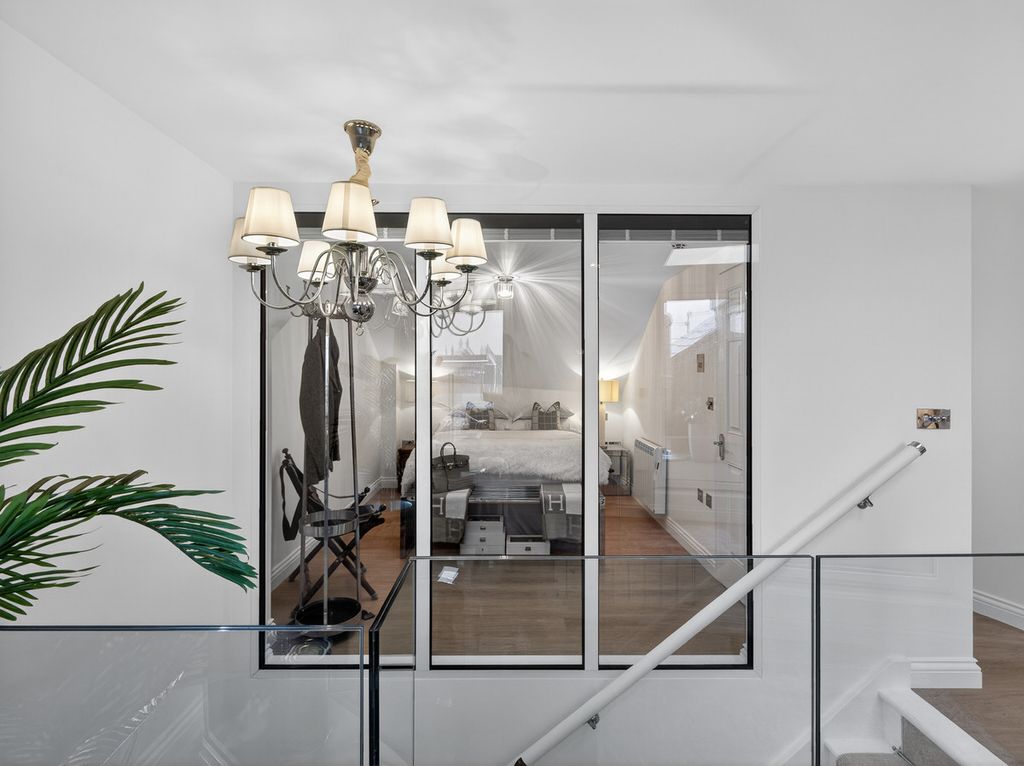 Additional image 20 of 3 bed flat for saleFriday Street Henley-On-Thames, Oxfordshire RG9