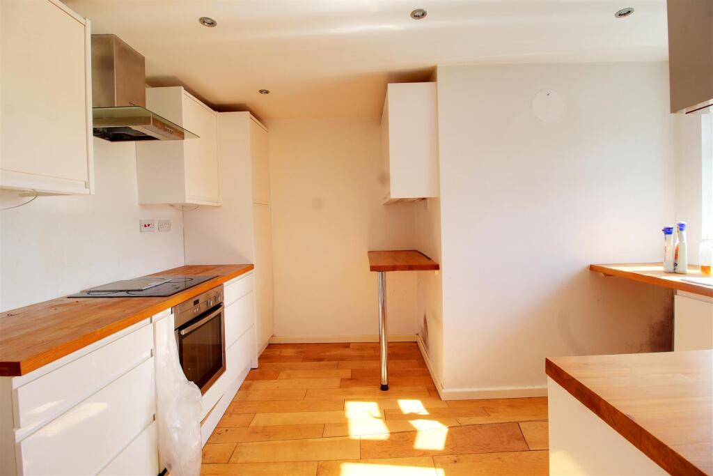 Additional image 4 of Station Close, Brookmans Park