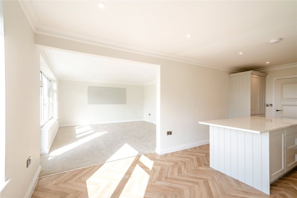 3 bed flat for salePrinces Villa Road, Harrogate, North Yorkshir HG1 photo 3