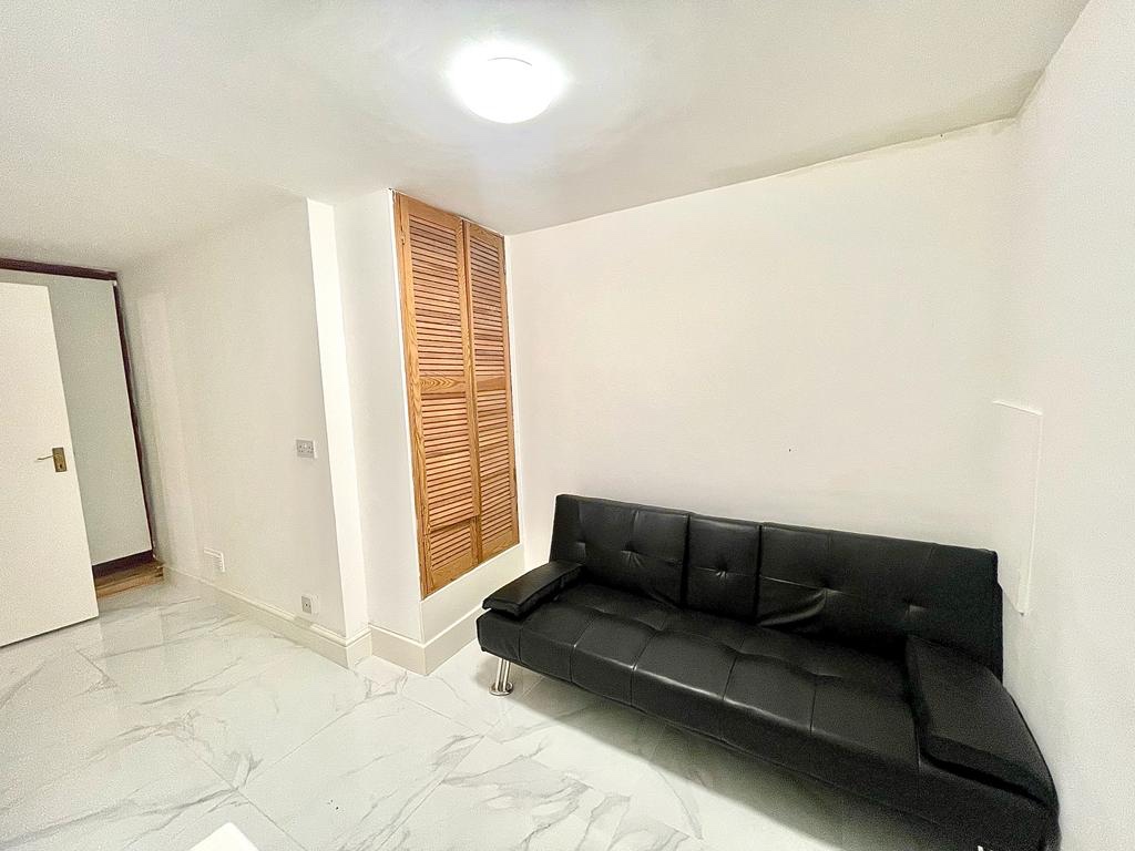 Additional image 6 of 3 Bed Flat, Stanmore Street, N1, N1 7GU