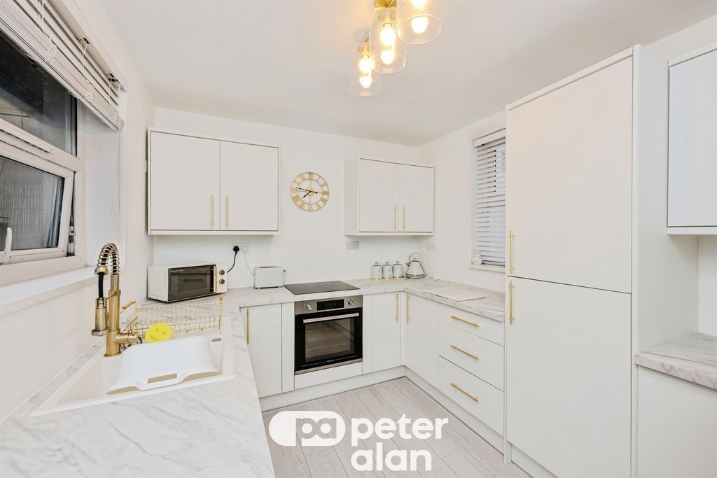 2 bed end terrace house for saleGreenway Road, Neath SA11