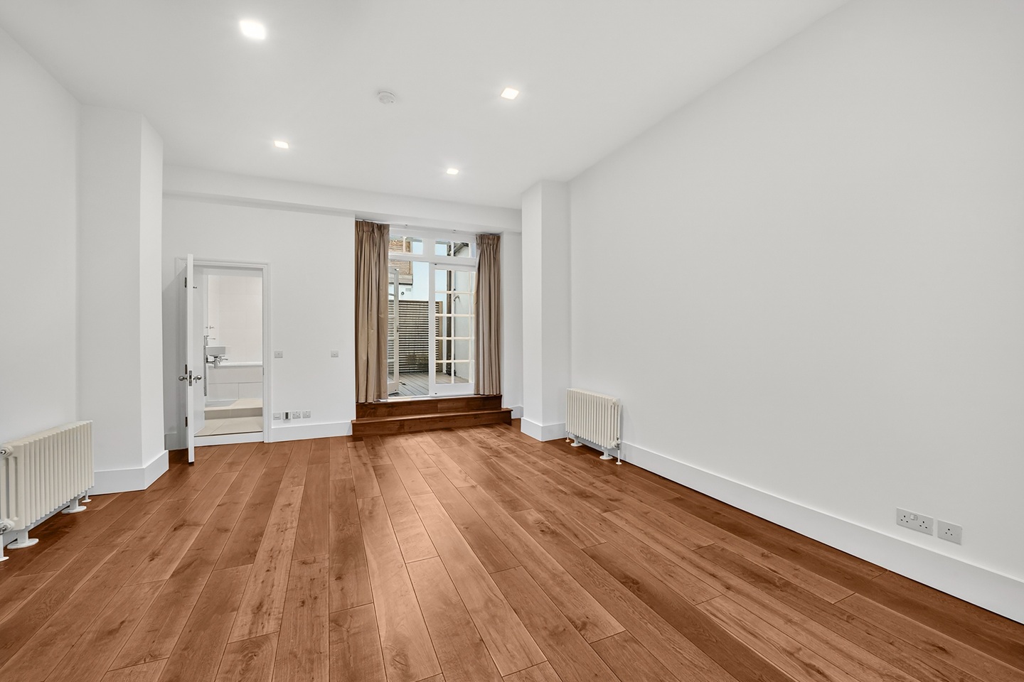 Additional image 3 of 2 Bed Flat, Queens Gate, SW7, N1 7GU