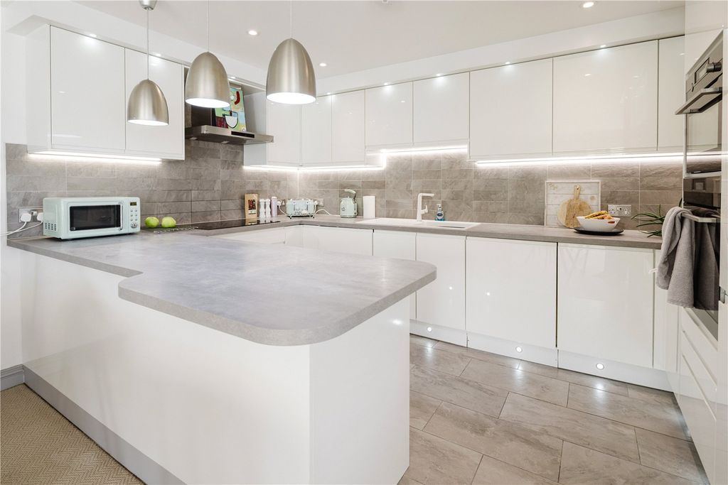 Additional image 8 of 2 bed flat for saleMoonraker, La Route De La Cote, St. Martin, Jersey JE3