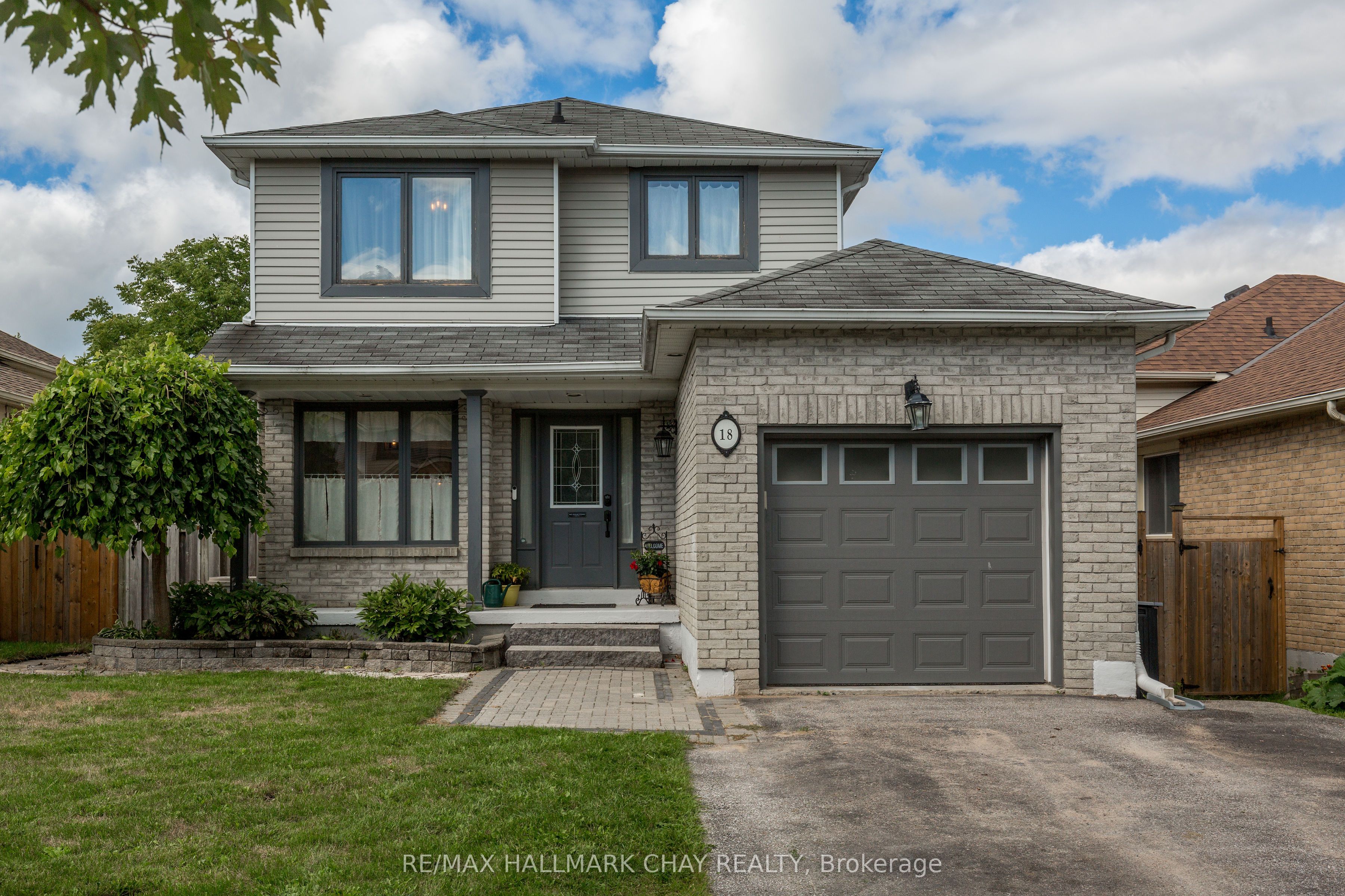 18 Gosney Crescent, Barrie, ON, L4N 6T6