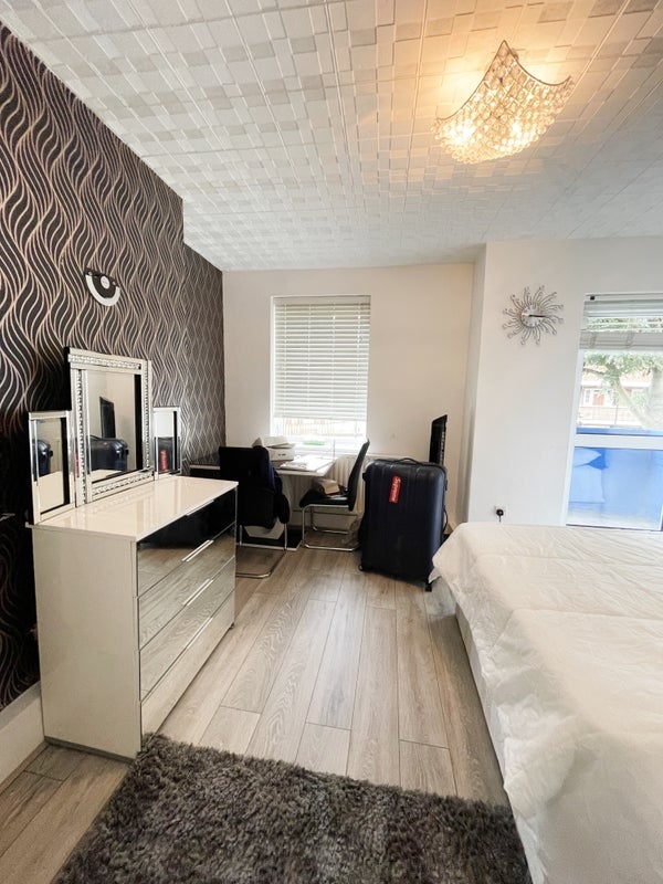 Additional image 8 of Room in a Shared House, Hanbury St, E1, N1 7GU