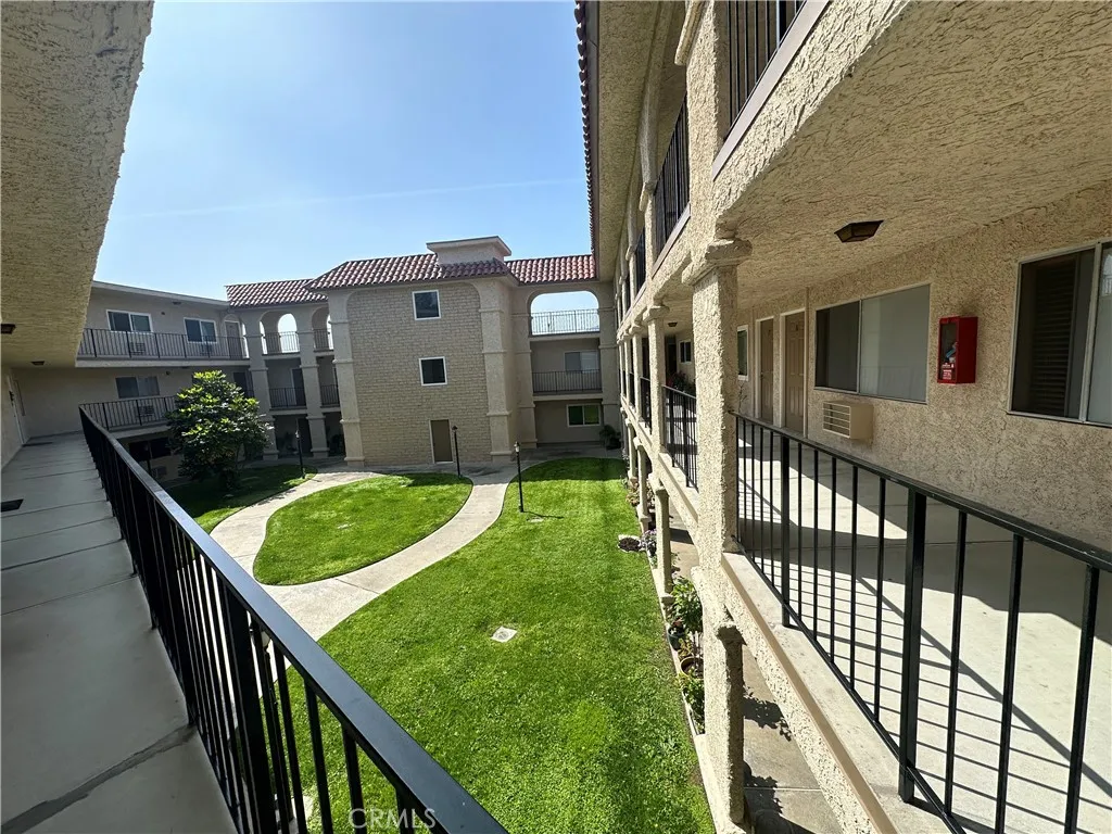 Additional image 2 of 3010 Montrose Ave Unit 17, Glendale, CA 91214