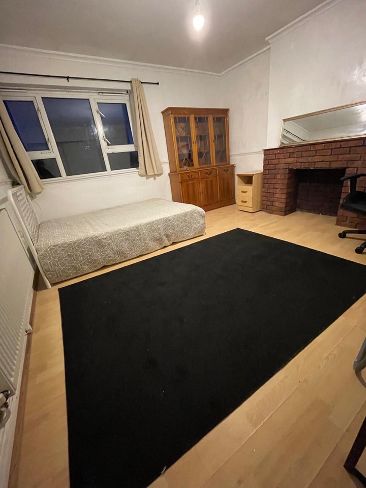 Additional image 2 of 3 Bed Flat, Penrose House, SE17, N1 7GU