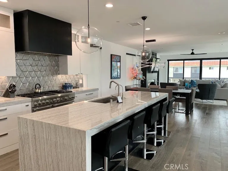 Additional image 71 of 116 W Channel Islands Boulevard, Oxnard, CA 93035