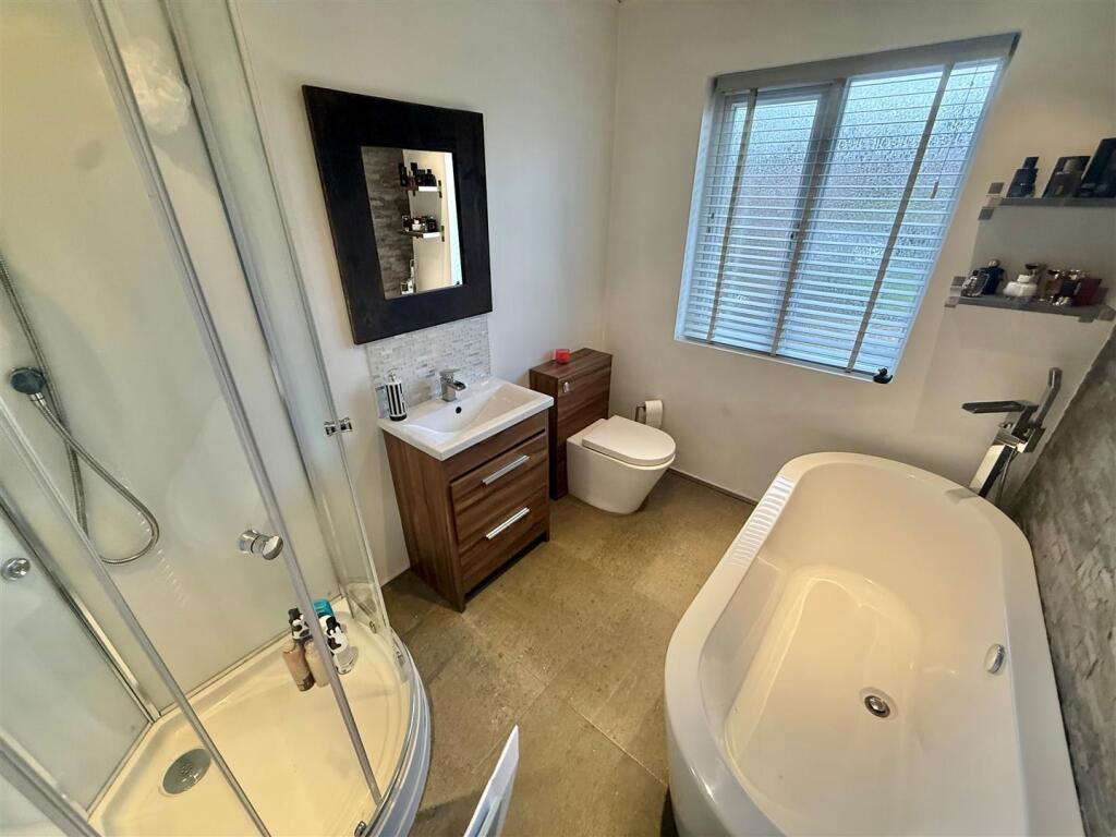 Additional image 15 of Worlds End Avenue, Quinton, Birmingham