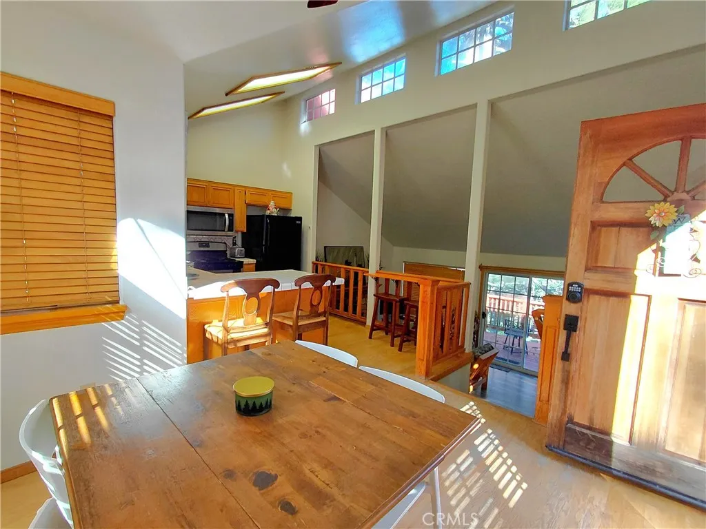 Additional image 43 of 729 E Victoria Court, Lake Arrowhead, CA 92352