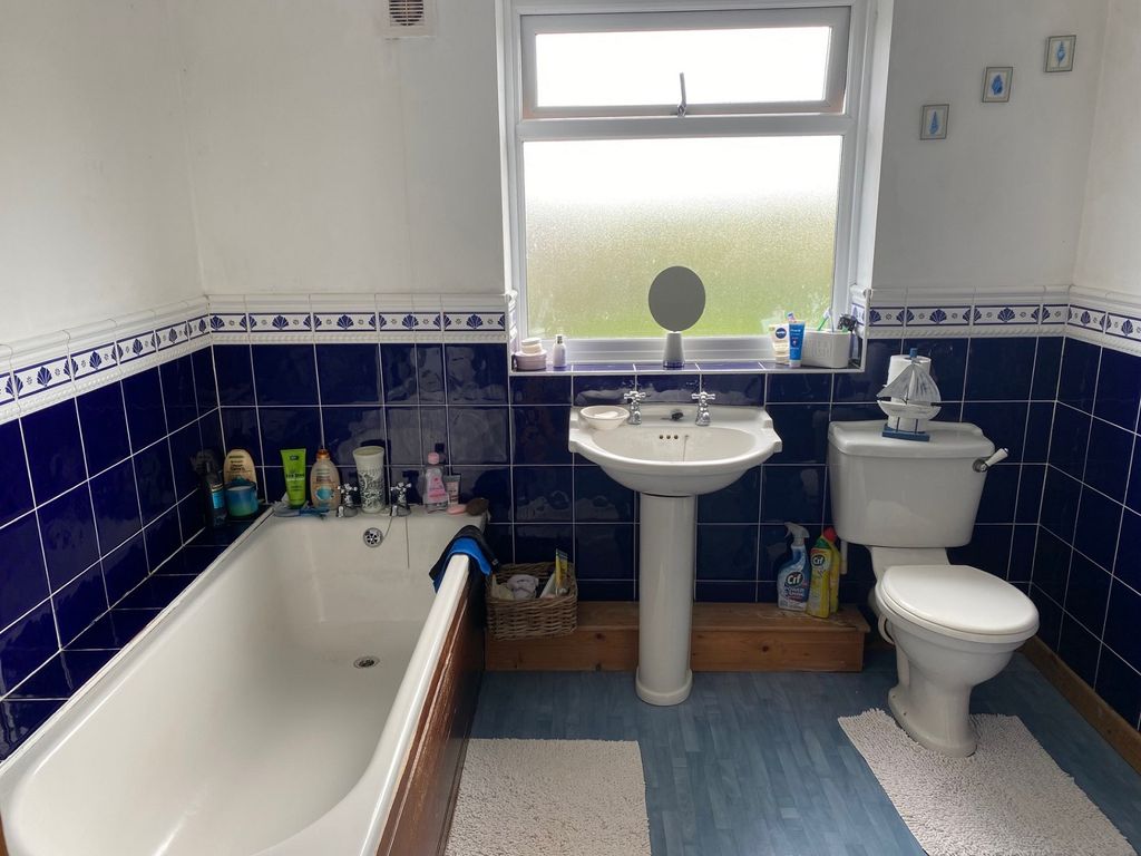 Additional image 18 of 4 bed detached house for saleCamnant Road, Banwen, Neath, Neath Port Talbot. SA10