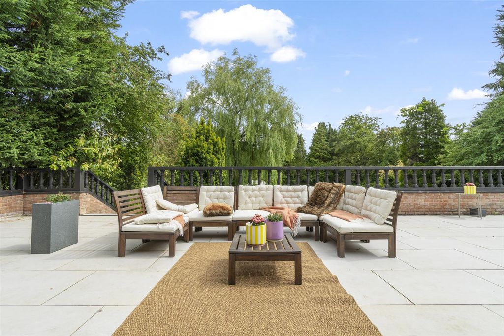 Additional image 31 of 7 bed property for saleLovelace Avenue, Solihull B91