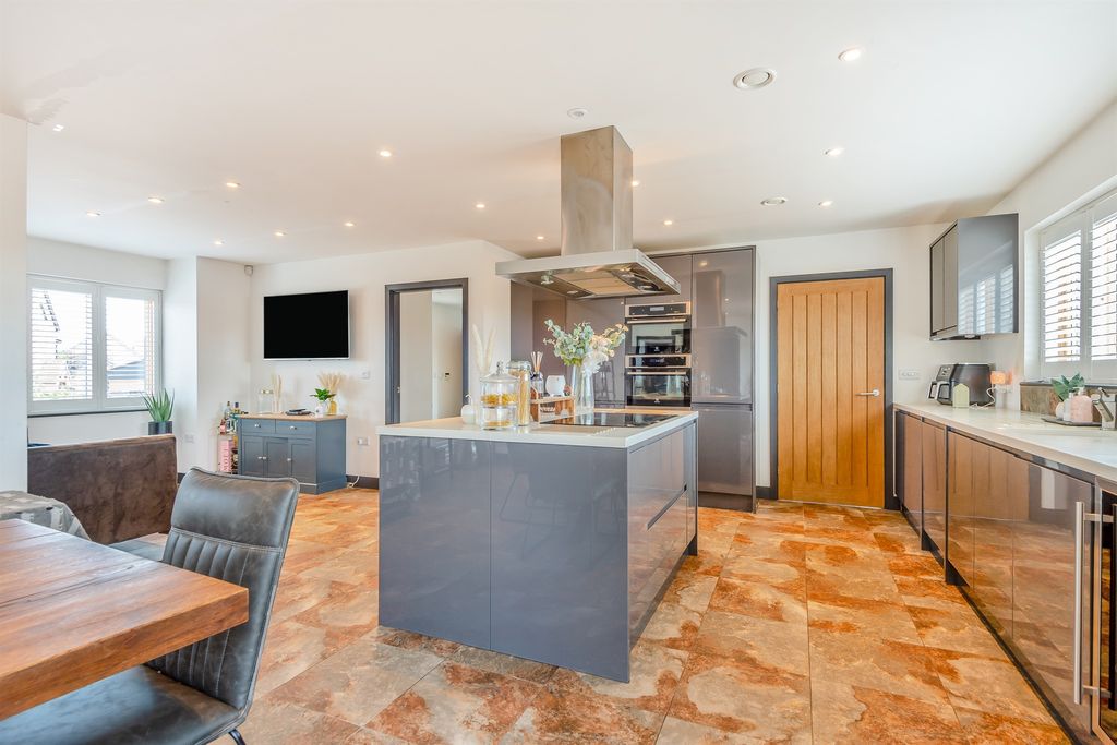 Additional image 4 of 7 bed detached house for saleWinsor Crescent, Hampton Vale, Peterborough PE7
